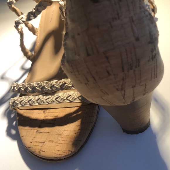 DONALD J PLINER RUNA SANDALS. - Picture 3 of 10